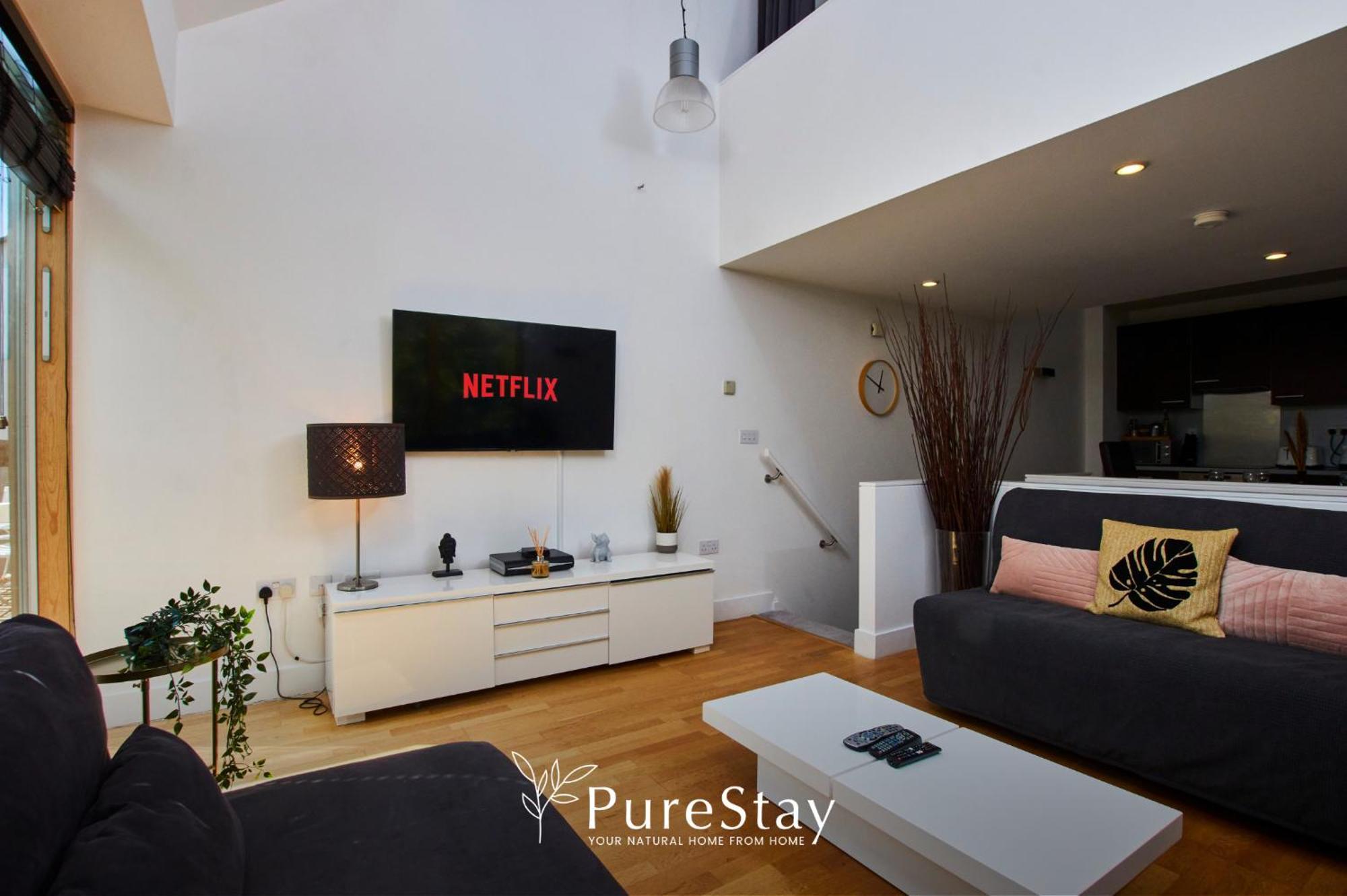 Beautiful Four Bed House By Purestay Short Lets & Serviced Accommodation Coventry With Parking Exterior photo
